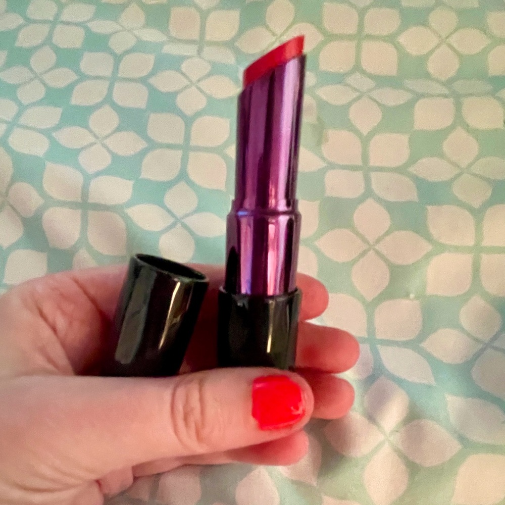 NEW Urban Decay lipstick Matte Tilt Rouge